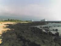 11-17-06_1552 Looking from old airport north of Kona at cruise ship.
