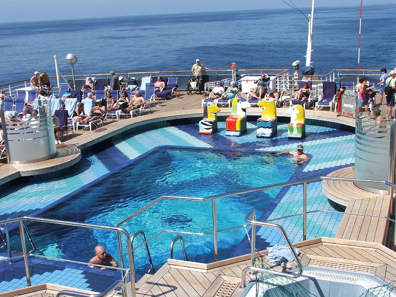 DSCF9497.JPG - This pool is at the stern of Deck 10.  Deck 11 ends overlooking this.